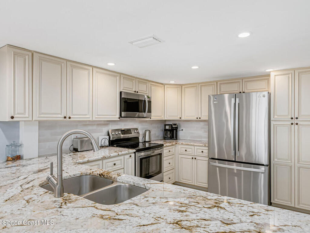 190 Escambia Lane, Cocoa Beach, FL 32931