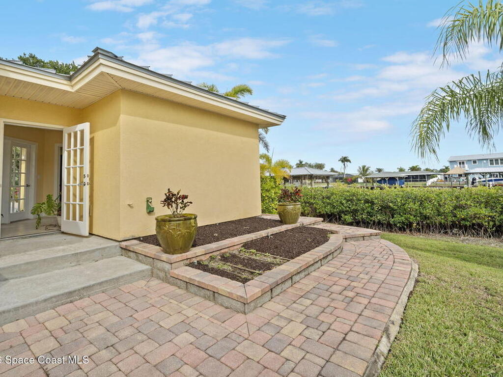 250 Lanternback Island Drive, Satellite Beach, FL 32937