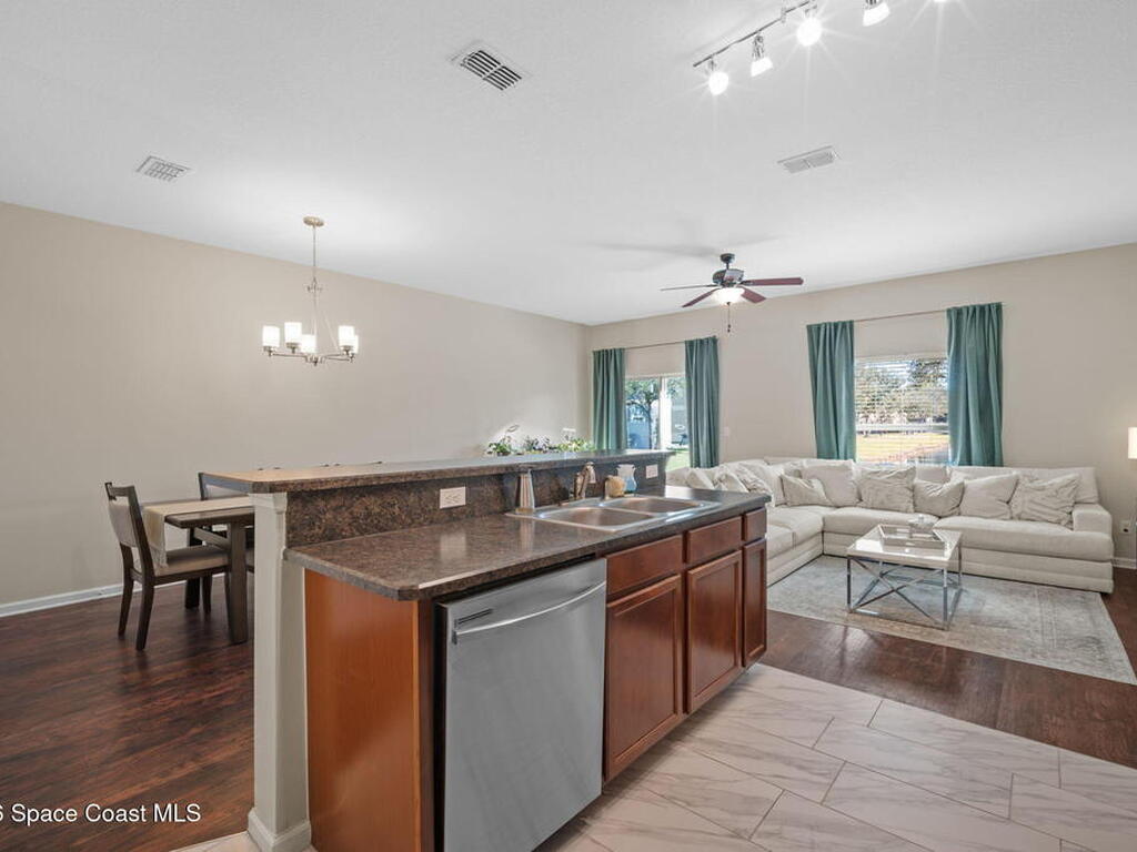 2550 Revolution Street, Melbourne, FL 32935