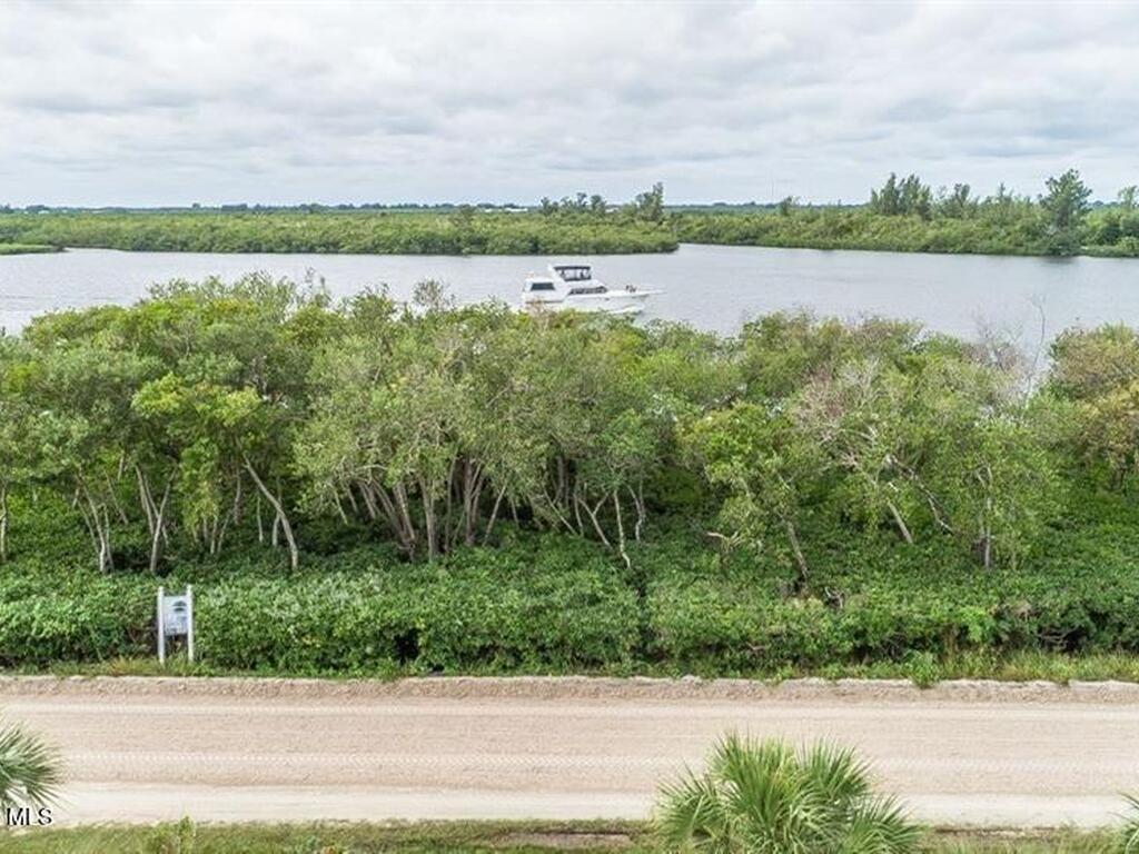 1344 Riverside Lane, Vero Beach, FL 32963