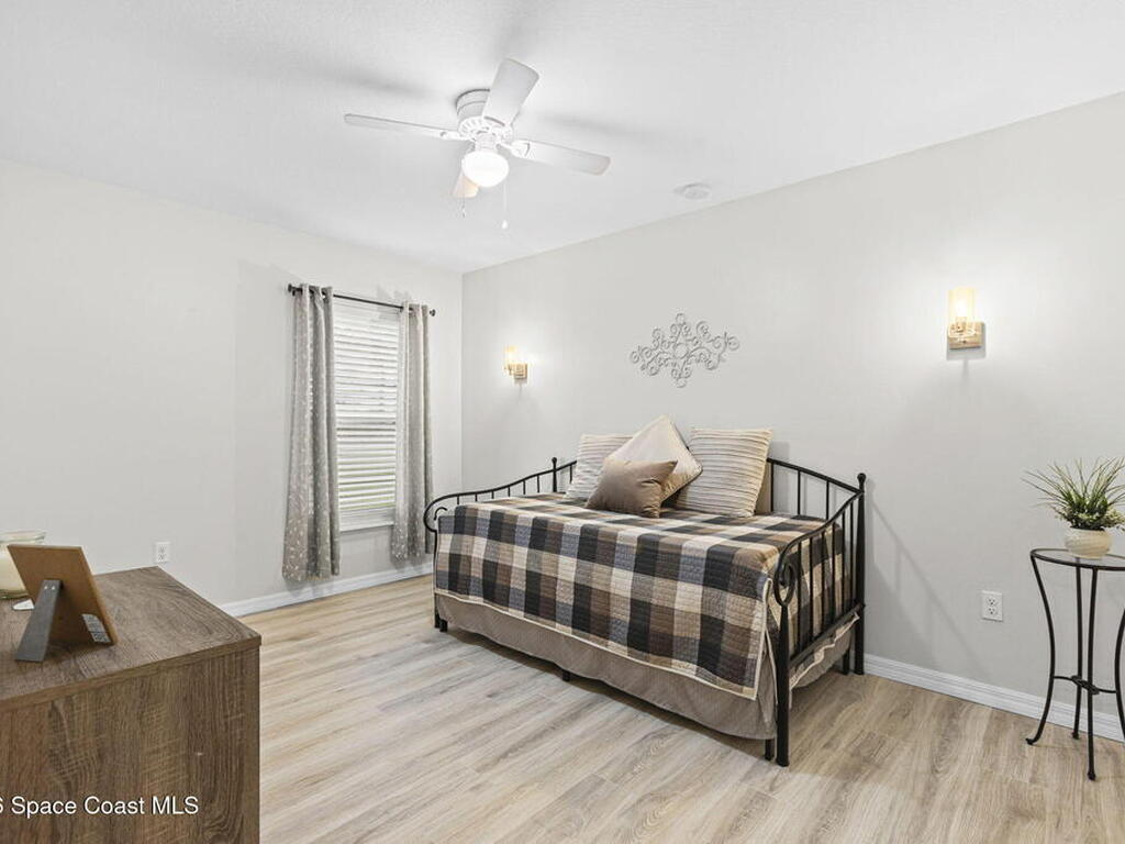 2551 12th Square, Vero Beach, FL 32968