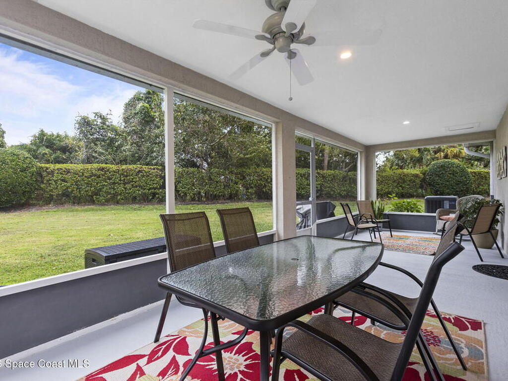 2551 12th Square, Vero Beach, FL 32968