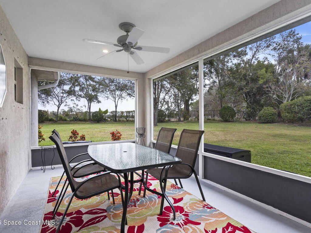 2551 12th Square, Vero Beach, FL 32968