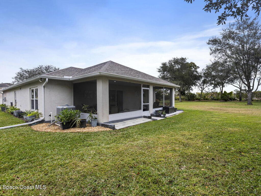 2551 12th Square, Vero Beach, FL 32968