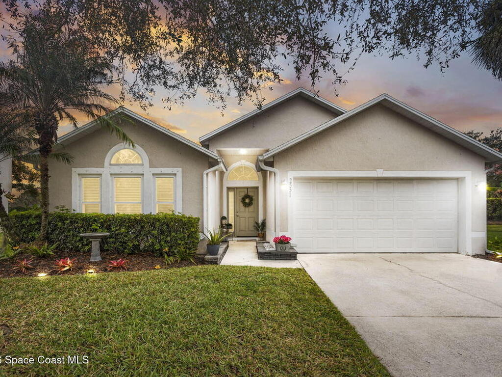 2551 12th Square, Vero Beach, FL 32968