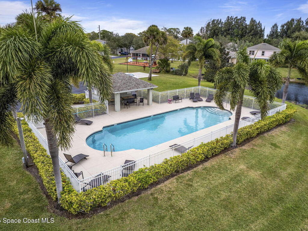 2551 12th Square, Vero Beach, FL 32968