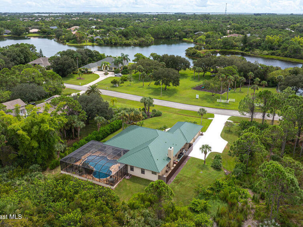 5627 Cypress Creek Drive, Grant, FL 32949