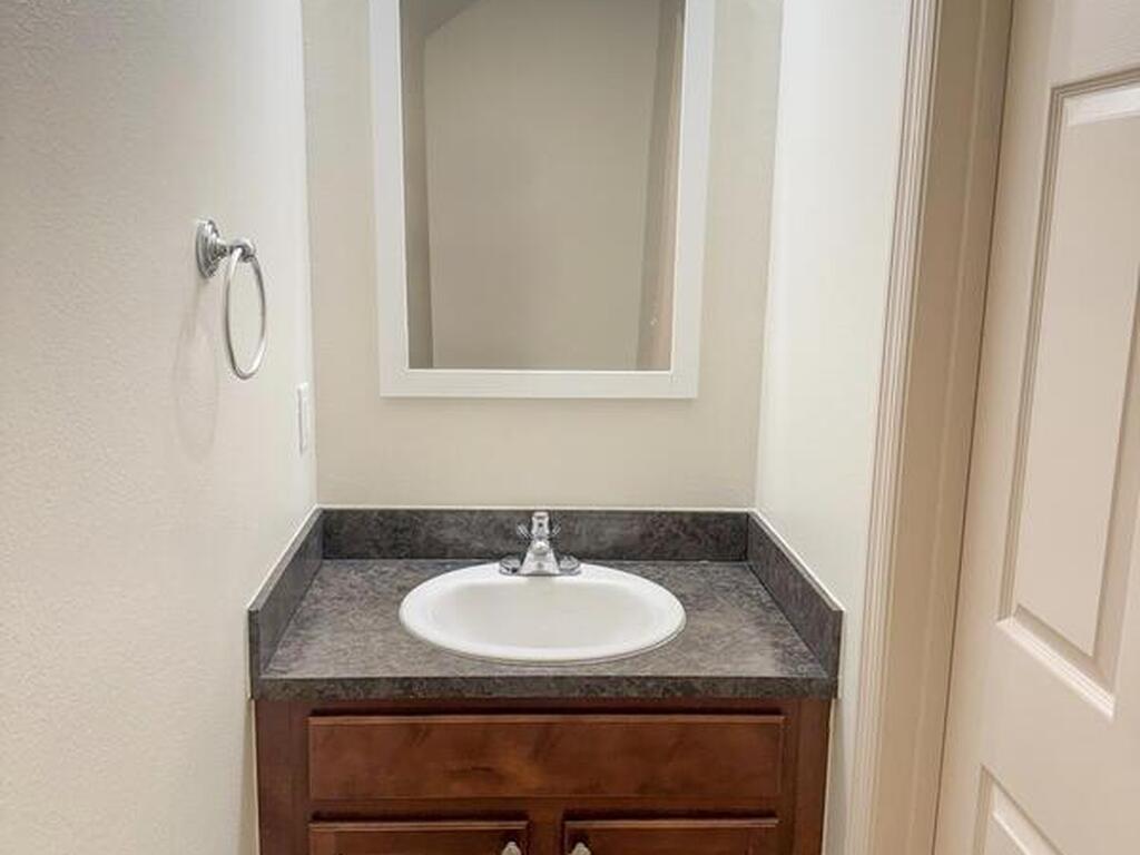 2500 Revolution Street, Melbourne, FL 32935