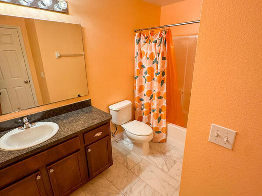 2500 Revolution Street, Melbourne, FL 32935