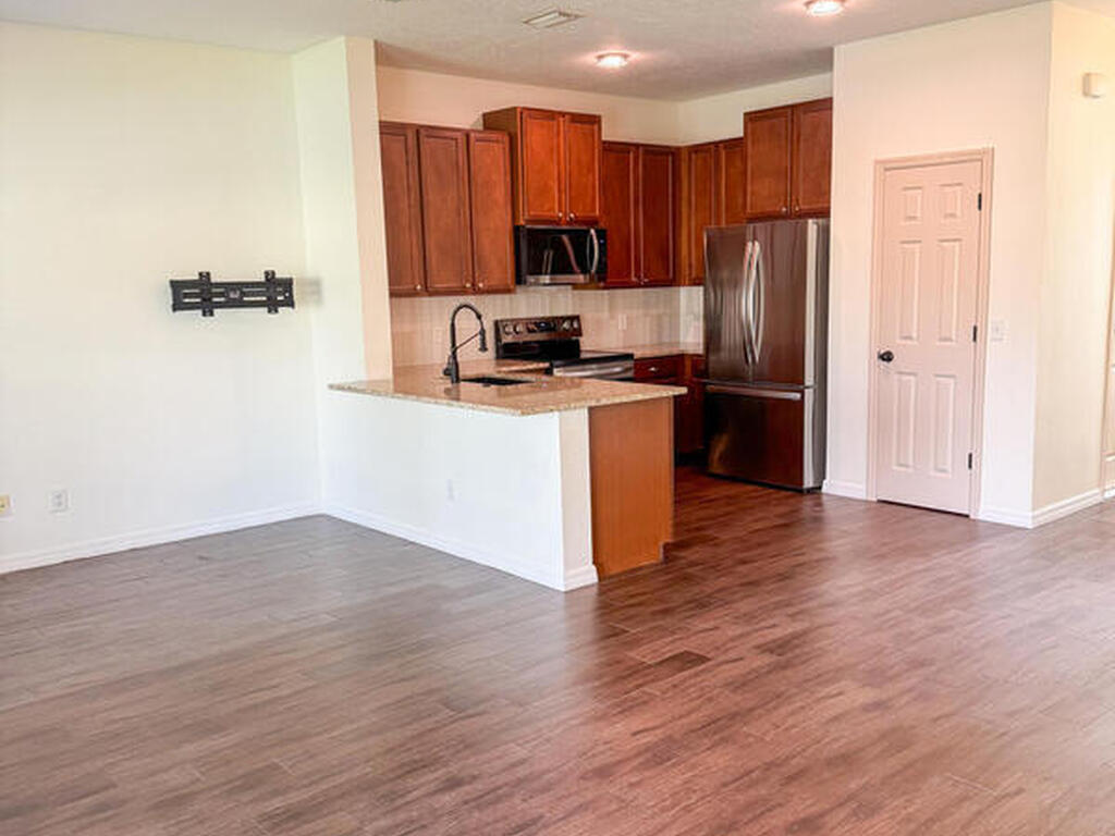 2500 Revolution Street, Melbourne, FL 32935