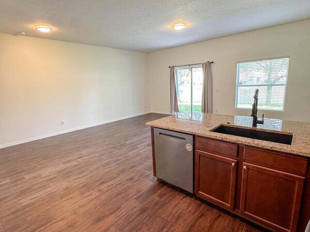 2500 Revolution Street, Melbourne, FL 32935