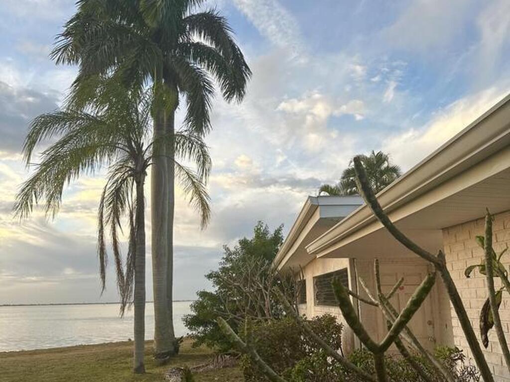 464 Angelo Lane, Cocoa Beach, FL 32931