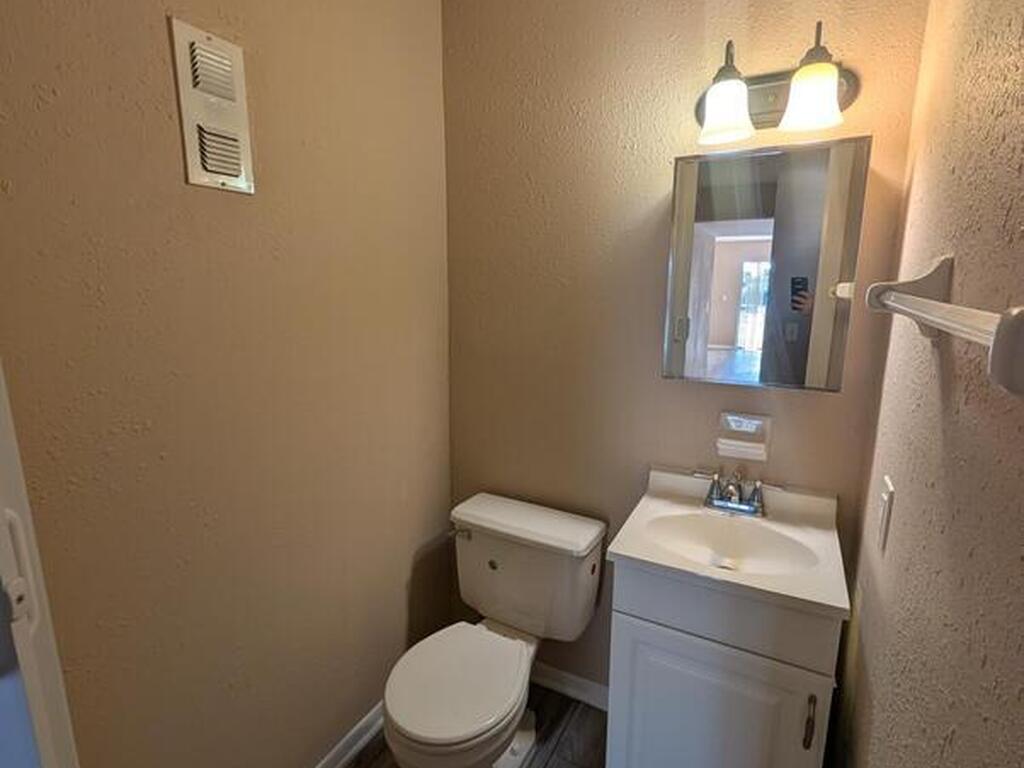 180 Paradise Boulevard, Melbourne, FL 32903