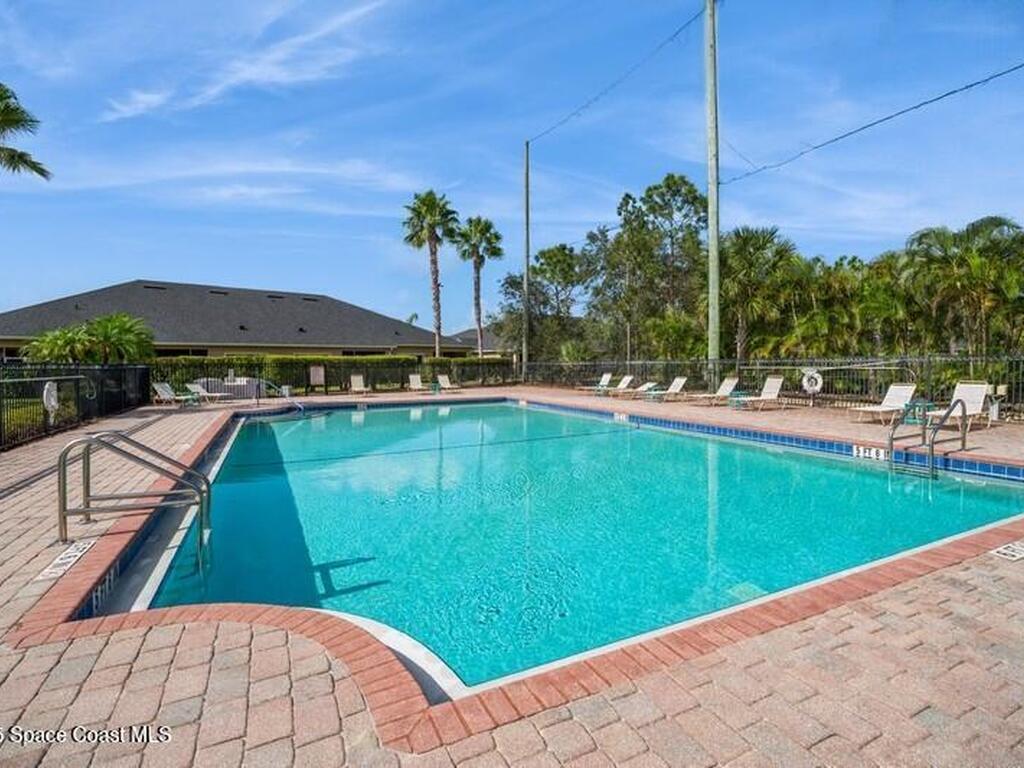 530 Remington Green Drive, Palm Bay, FL 32909