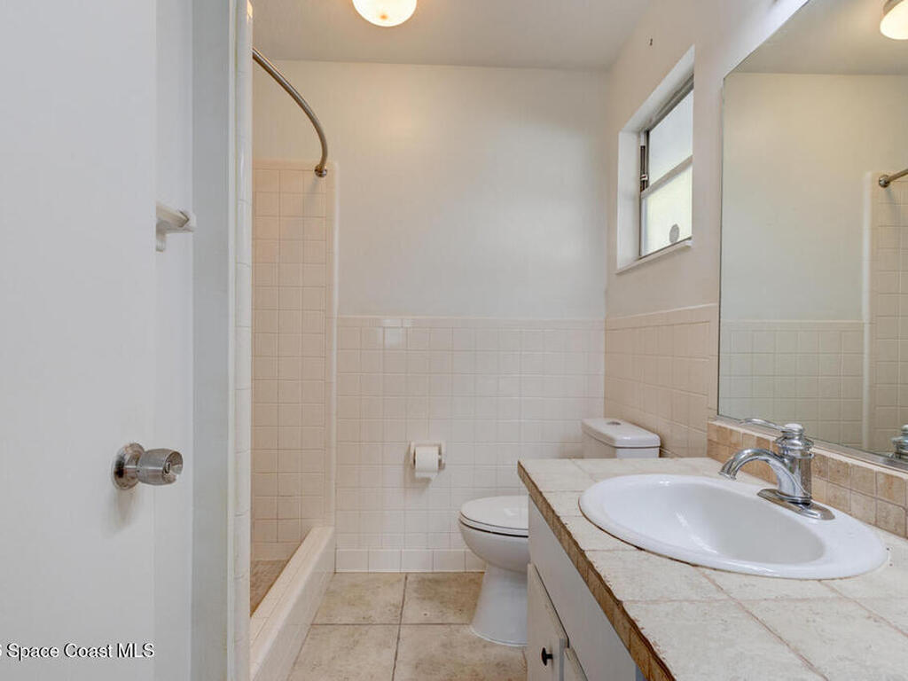 922 Locust Street, New Smyrna Beach, FL 32169