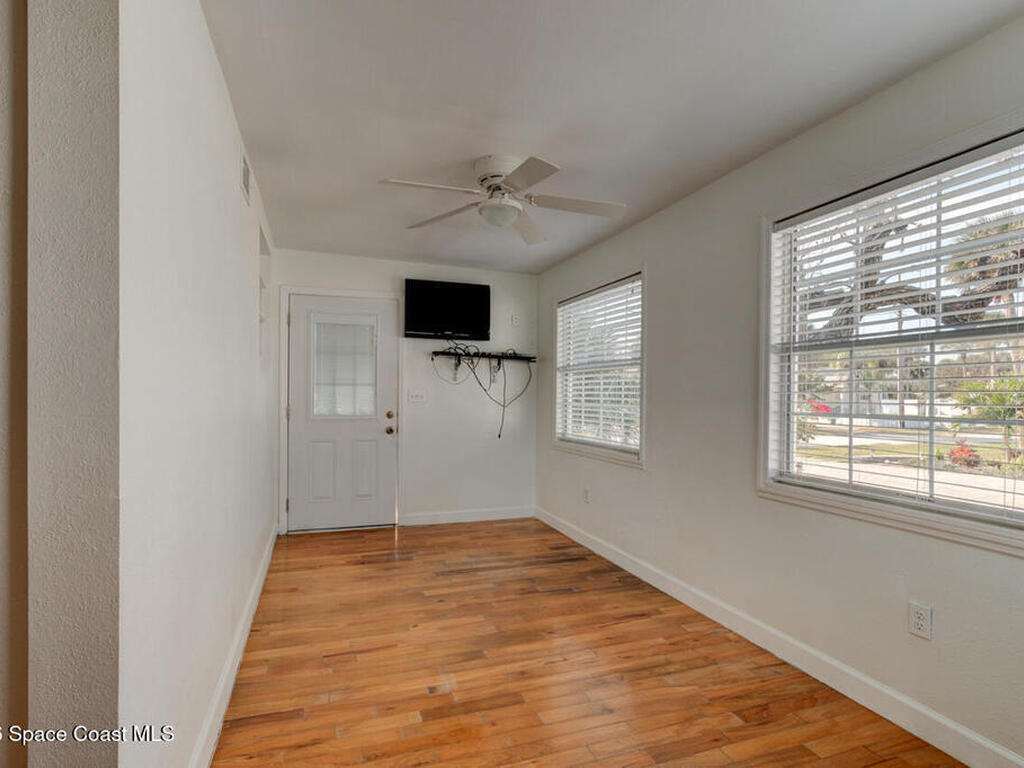 922 Locust Street, New Smyrna Beach, FL 32169