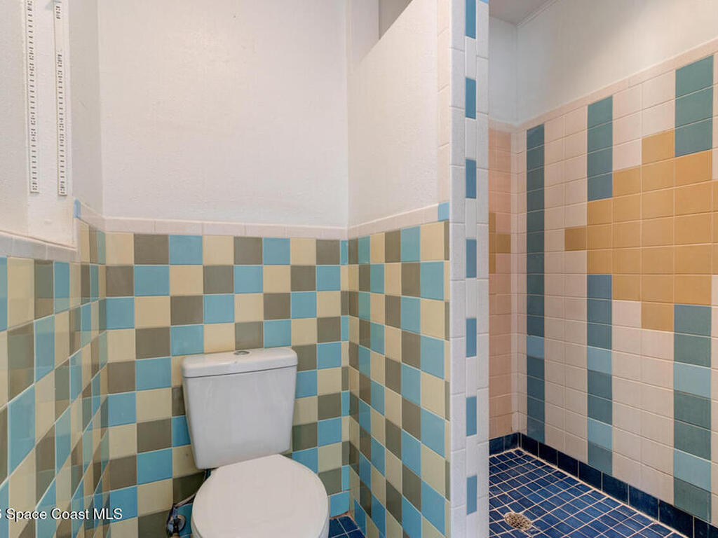 922 Locust Street, New Smyrna Beach, FL 32169