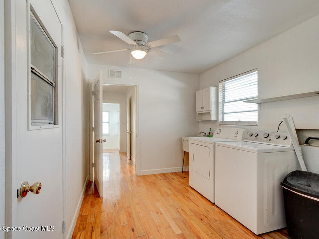 922 Locust Street, New Smyrna Beach, FL 32169