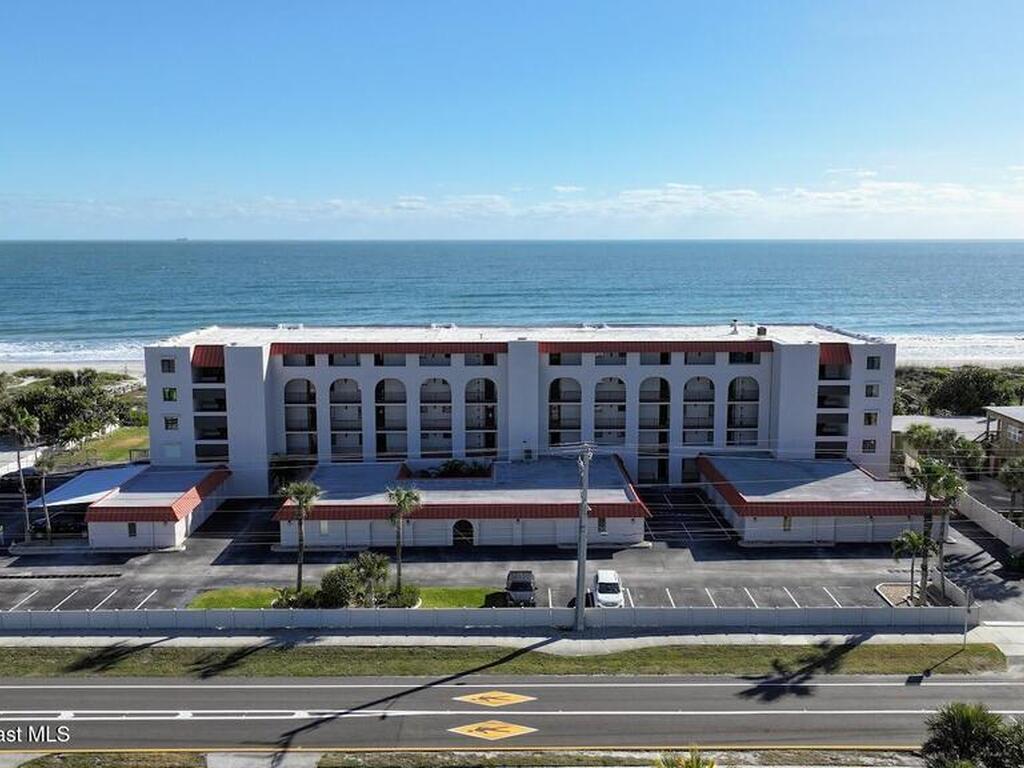 1305 S Atlantic Avenue, Cocoa Beach, FL 32931