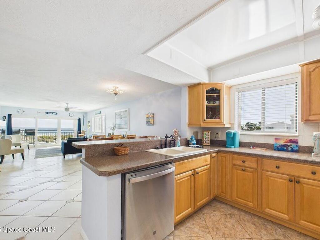 1305 S Atlantic Avenue, Cocoa Beach, FL 32931