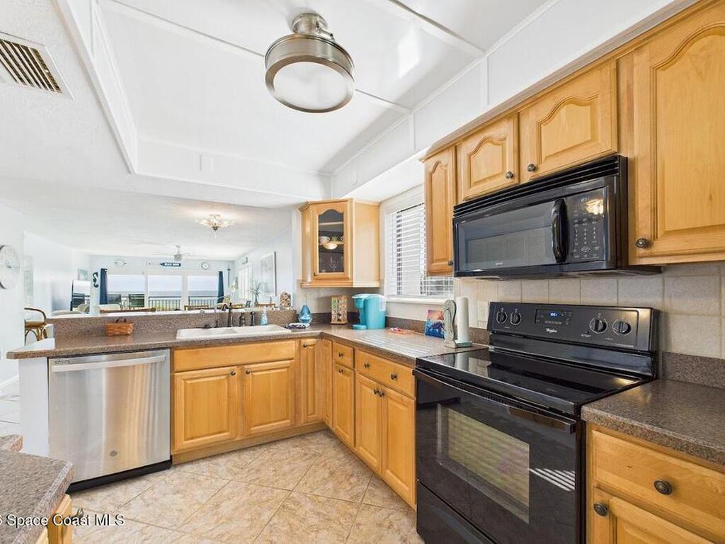 1305 S Atlantic Avenue, Cocoa Beach, FL 32931