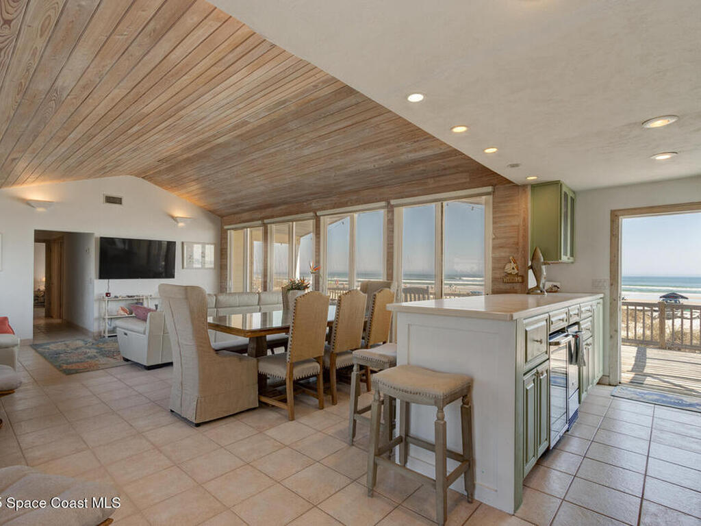 921 N Atlantic Avenue, New Smyrna Beach, FL 32169