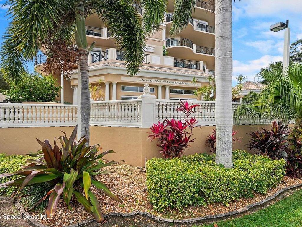 21 Riverside Drive, Cocoa, FL 32922