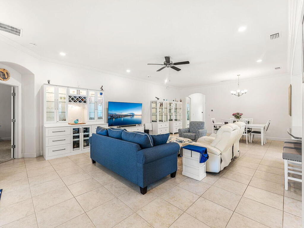 6435 Monserrat Drive, Vero Beach, FL 32967