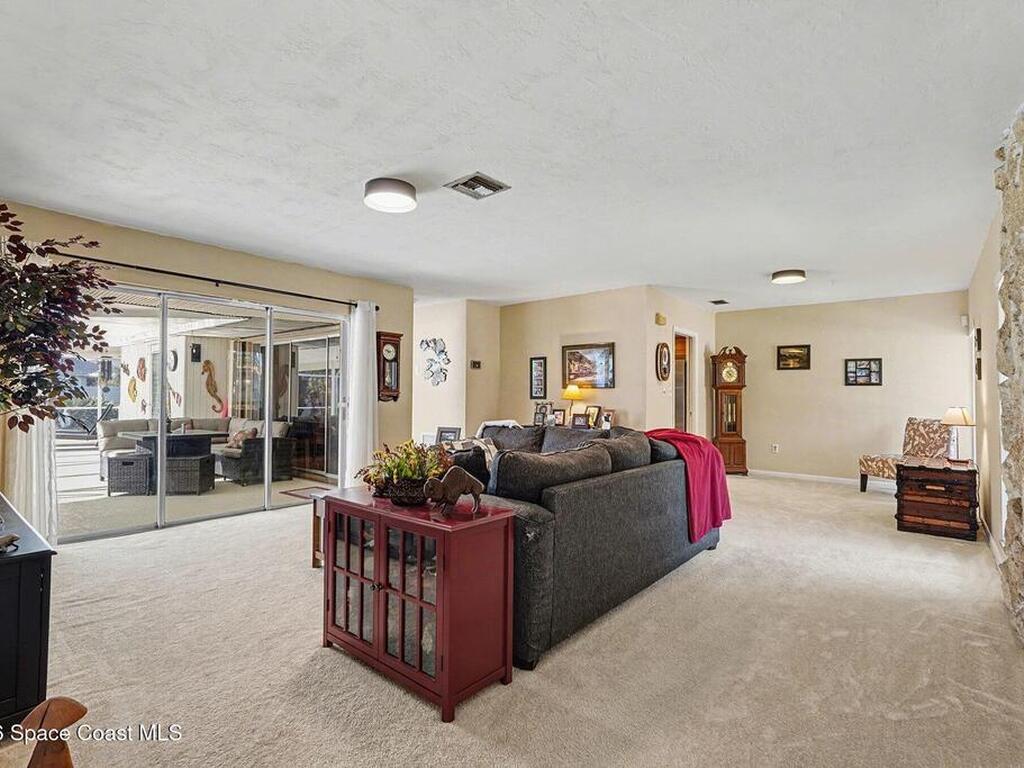 812 Port Malabar Boulevard, Palm Bay, FL 32905