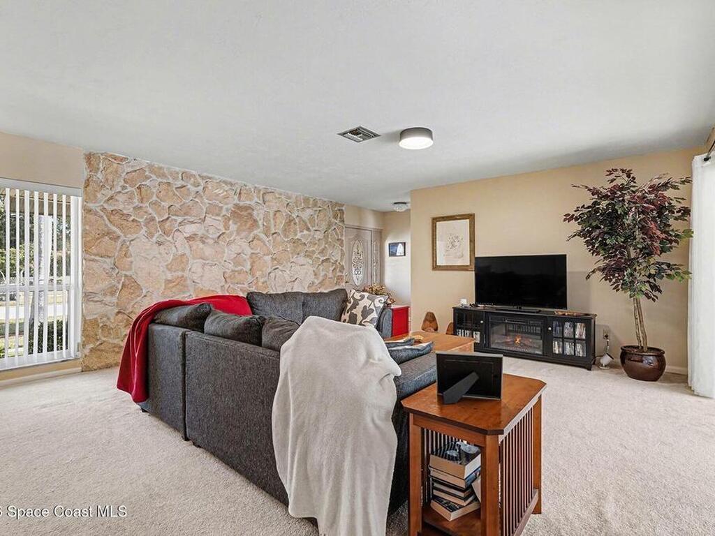 812 Port Malabar Boulevard, Palm Bay, FL 32905