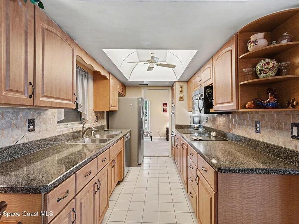 812 Port Malabar Boulevard, Palm Bay, FL 32905