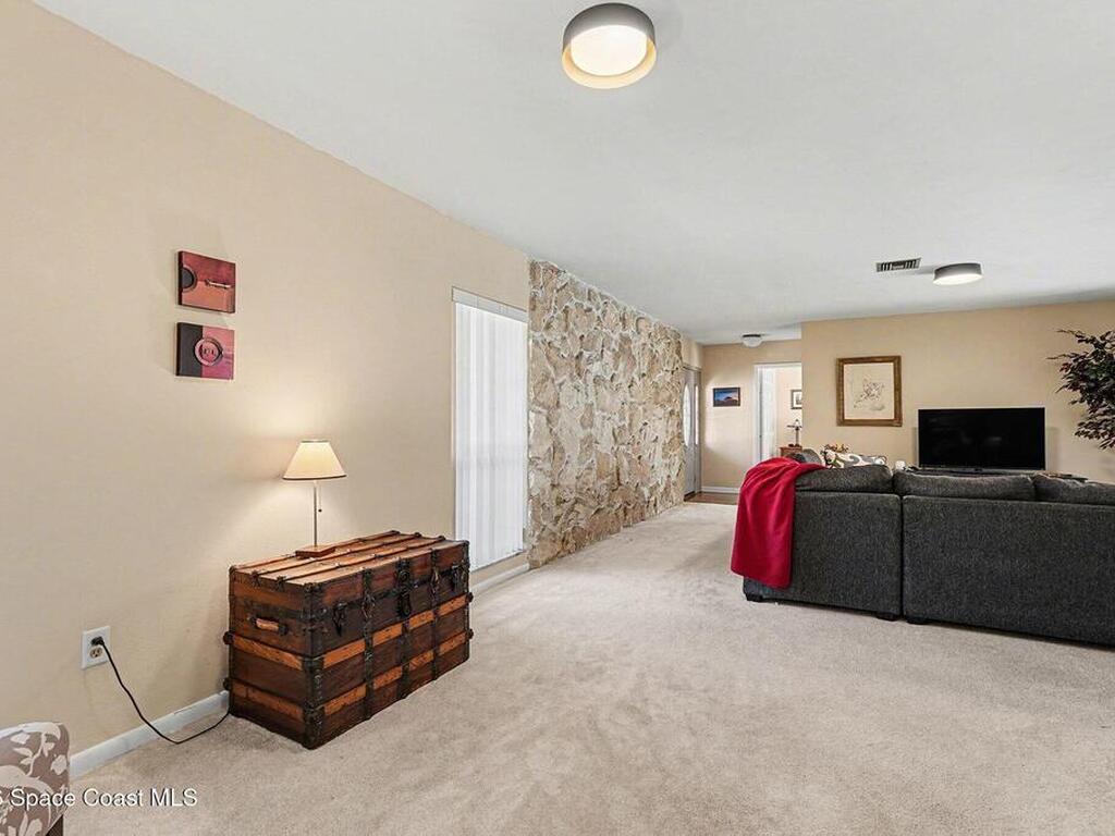 812 Port Malabar Boulevard, Palm Bay, FL 32905