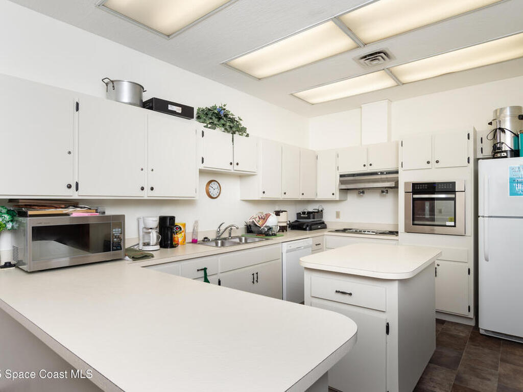 9012 Scarsdale Court, West Melbourne, FL 32904