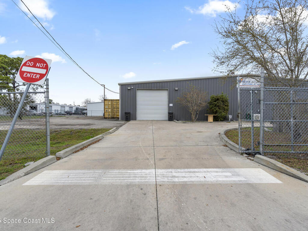 7790 Industrial Road, Melbourne, FL 32904