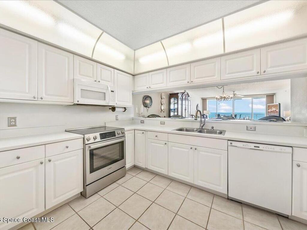 925 N Highway A1a, Indialantic, FL 32903