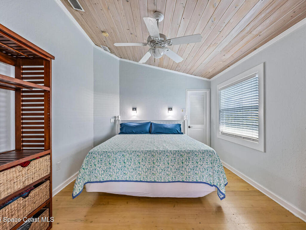 25 Vip Island, Grant, FL 32949