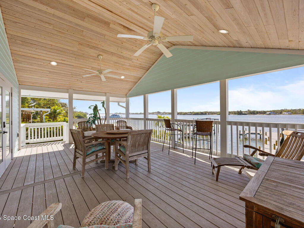 25 Vip Island, Grant, FL 32949