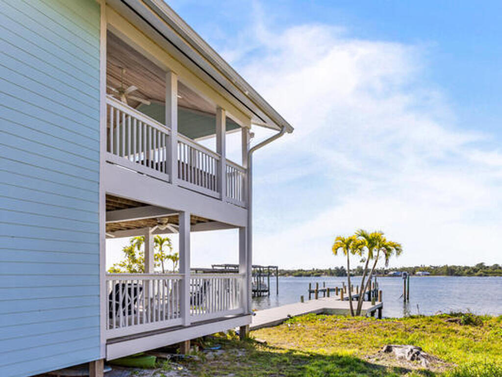 25 Vip Island, Grant, FL 32949