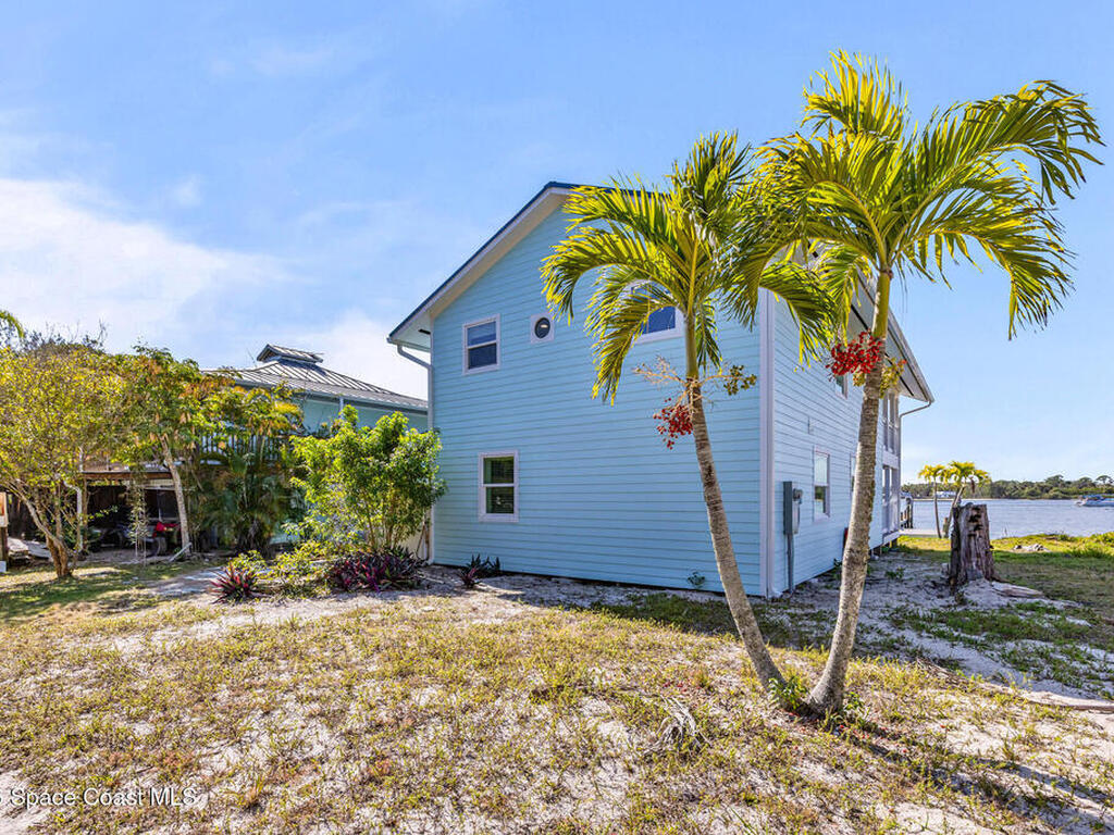 25 Vip Island, Grant, FL 32949