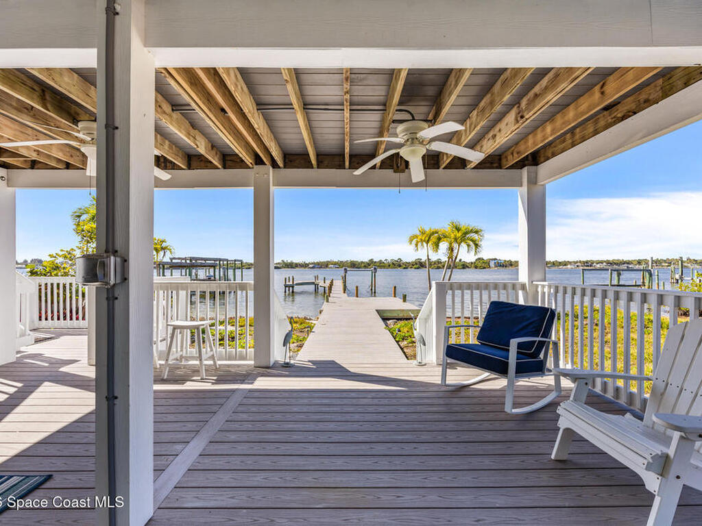 25 Vip Island, Grant, FL 32949