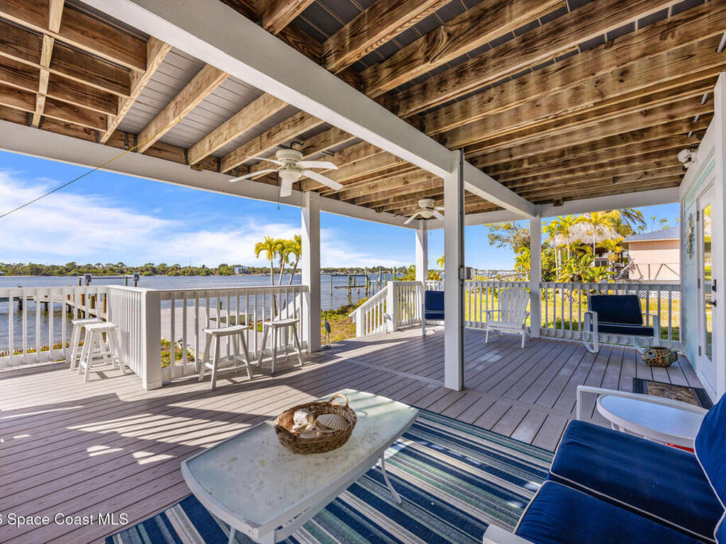 25 Vip Island, Grant, FL 32949