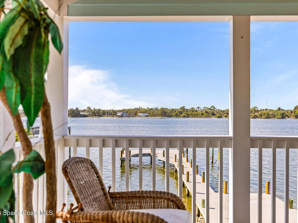 25 Vip Island, Grant, FL 32949