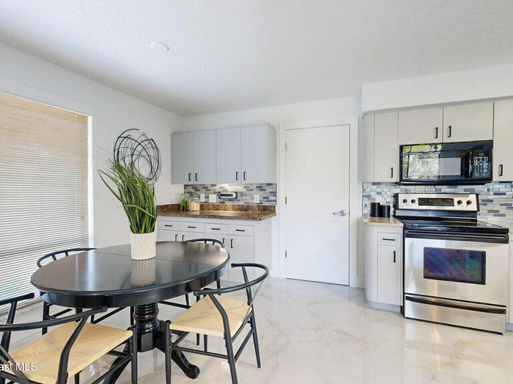 807 W Central Boulevard, Cape Canaveral, FL 32920