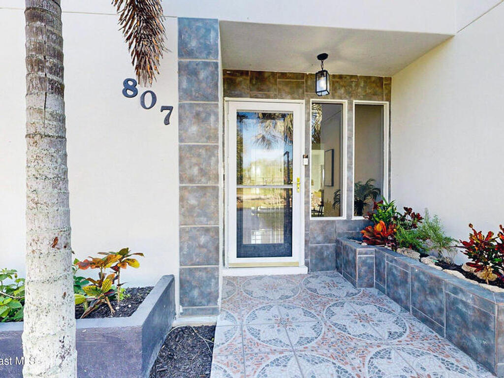 807 W Central Boulevard, Cape Canaveral, FL 32920