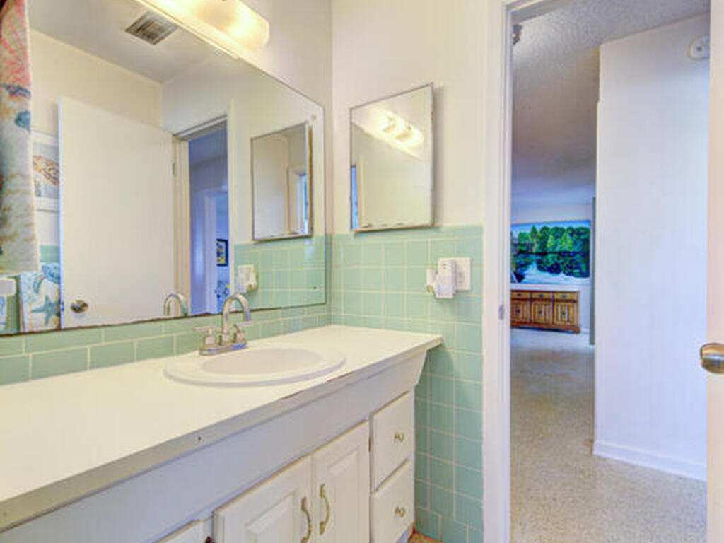 156 Jamaica Drive, Cocoa Beach, FL 32931