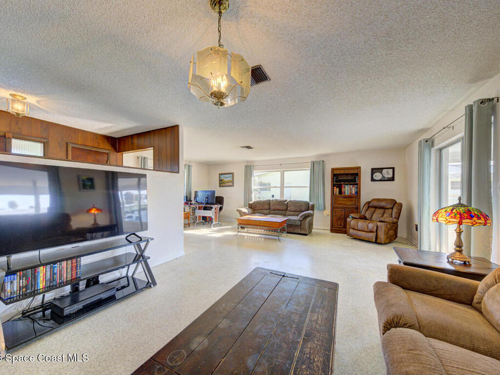 156 Jamaica Drive, Cocoa Beach, FL 32931