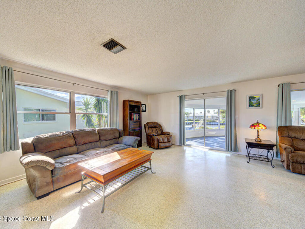 156 Jamaica Drive, Cocoa Beach, FL 32931