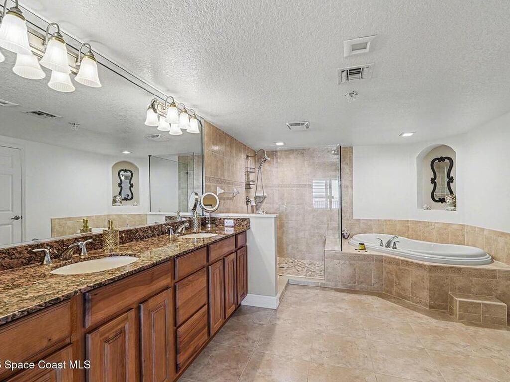 15 N Indian River Drive, Cocoa, FL 32922