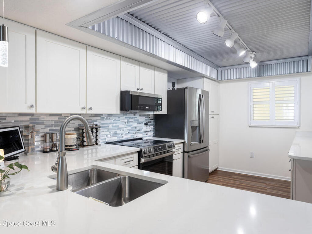 2815 S Atlantic Avenue, Cocoa Beach, FL 32931