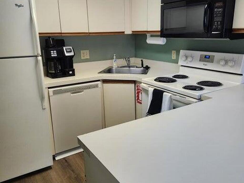 8600 Ridgewood Avenue, Cape Canaveral, FL 32920